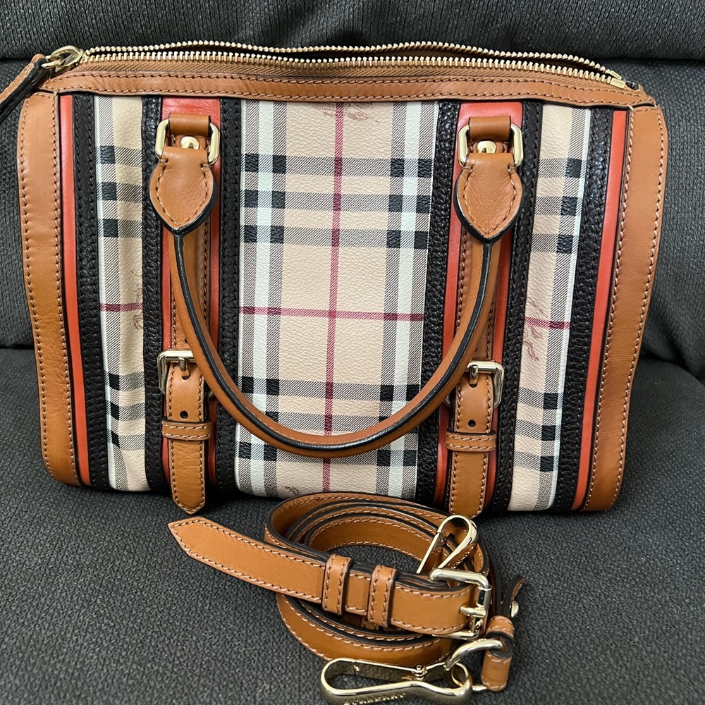 Burberry boston bag